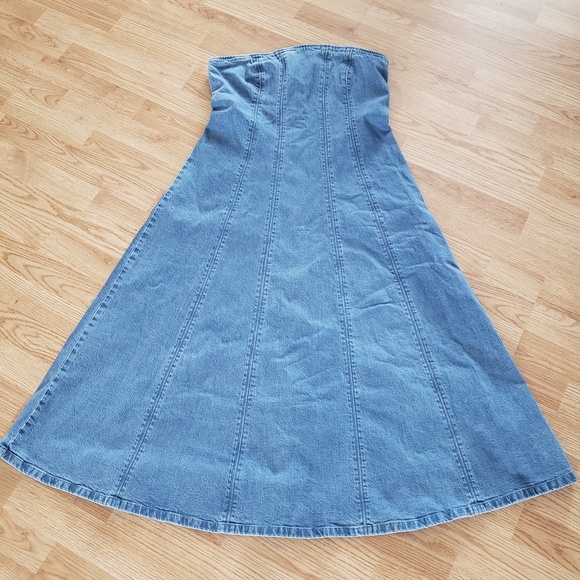 Abercrombie & Fitch Dresses & Skirts - Abercrombie & Fitch strapless A-Line Denim Dress - Light Blue